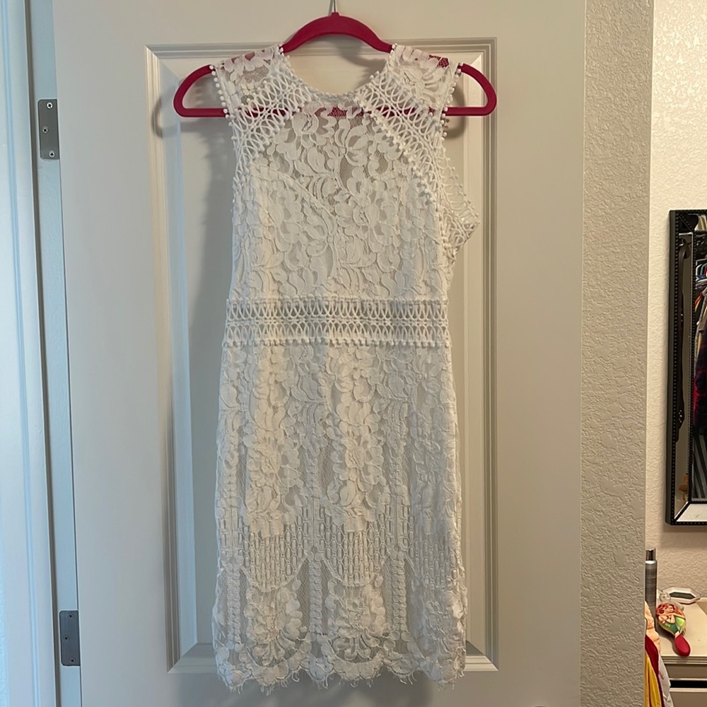White lace fitted dress